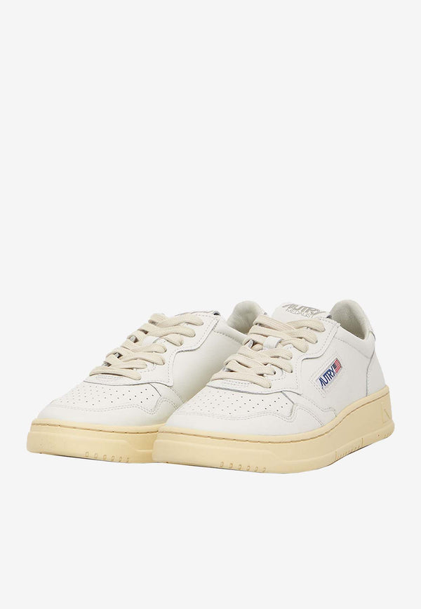Autry Medalist Leather Low-Top Sneakers White AULM-LL-15
