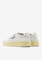 Autry Medalist Low-Top Sneakers White AULWLL15_ce9d48e0-bff9-4e33-9c32-b4d6c46da64a