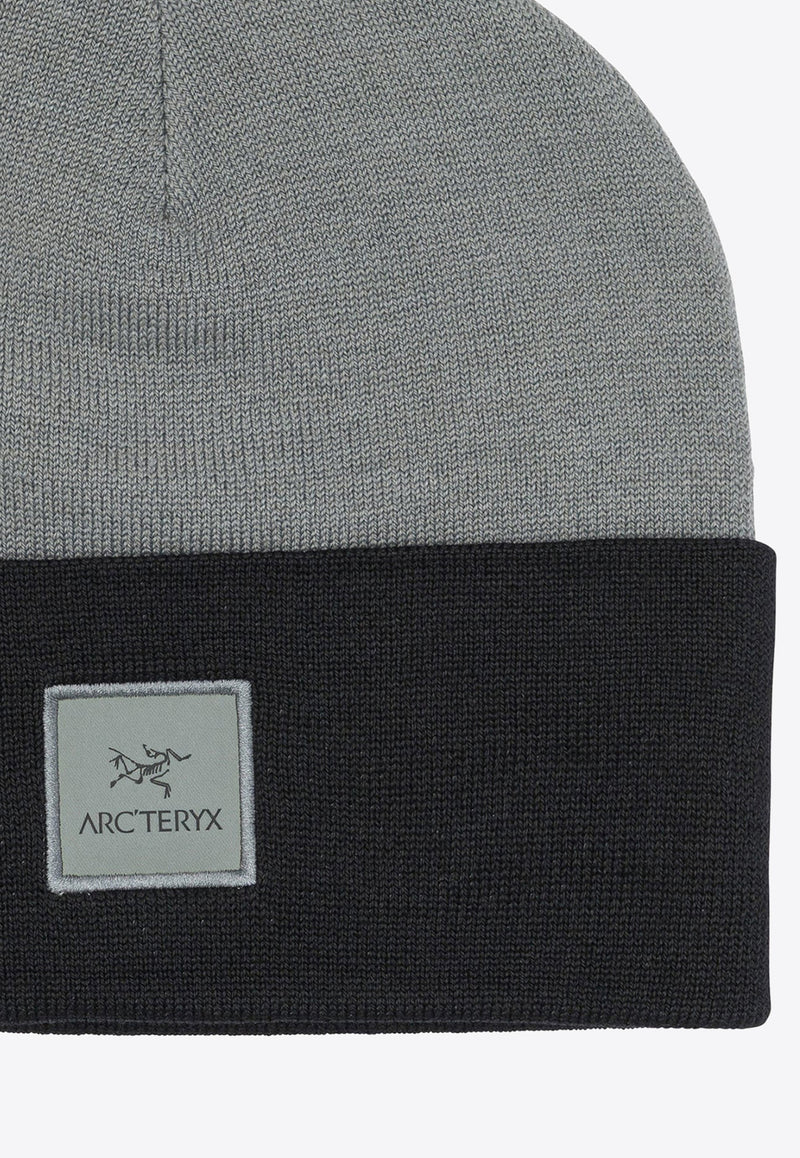 Arc'teryx Two-Tone Logo Patch Beanie Gray X000009931COLOUR BLOCK TOQUEVOID/BLACK_623df654-10a8-4f47-b8b7-e3e36946525f