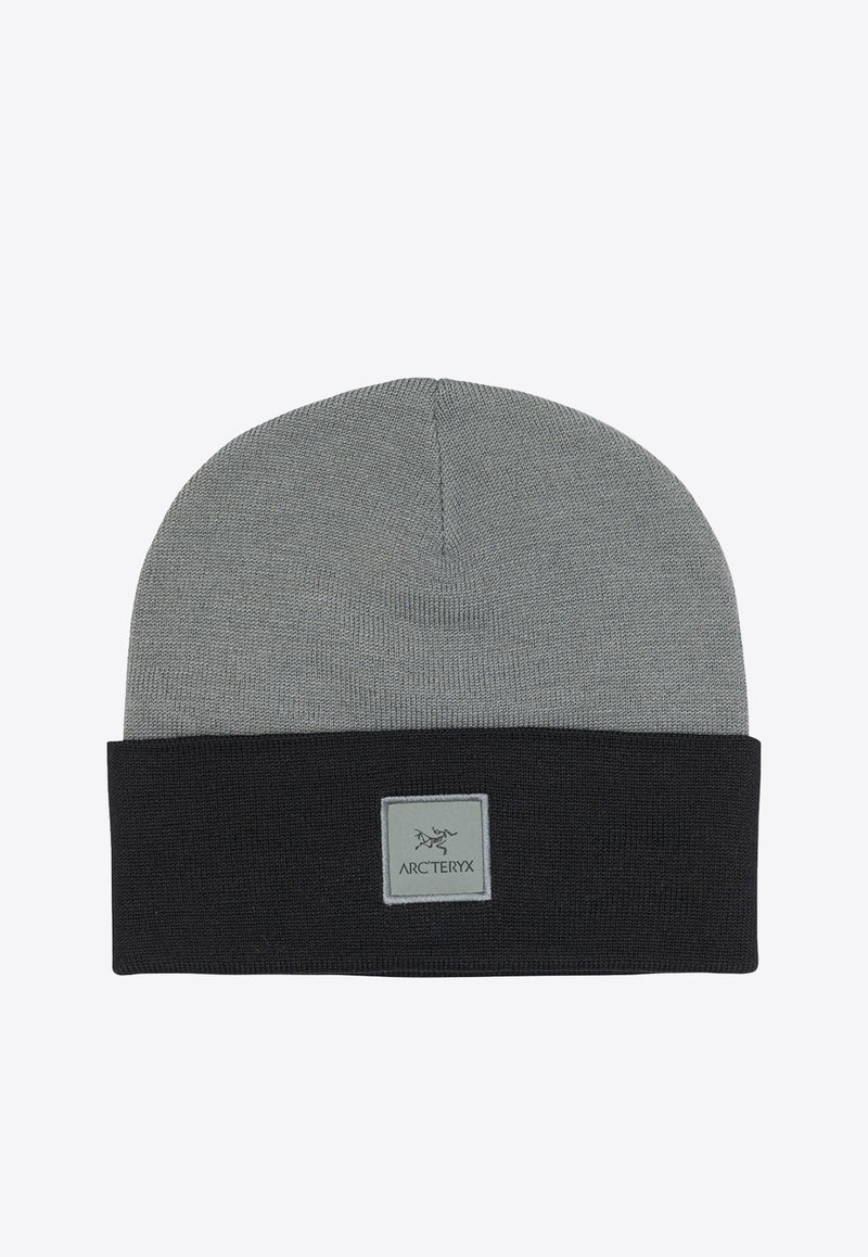 Arc'teryx Two-Tone Logo Patch Beanie Gray X000009931COLOUR BLOCK TOQUEVOID/BLACK_623df654-10a8-4f47-b8b7-e3e36946525f