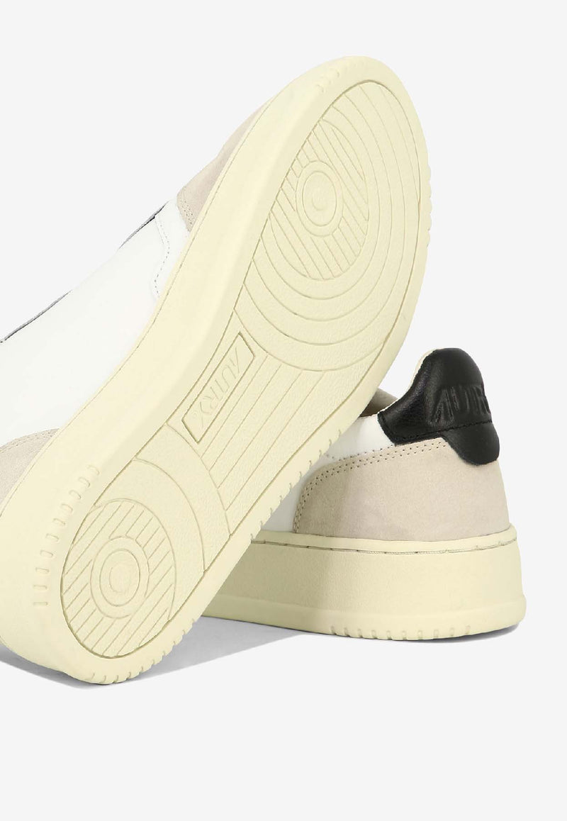 Autry Medalist Low Sneakers White AULMLS23_6ad4abf1-987f-4fa8-aef0-a259ae167a63