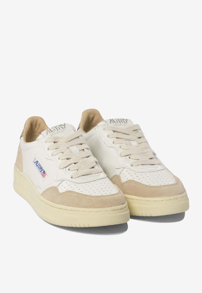 Autry Medalist Low Sneakers White AULWLS75_5e231c40-f0b8-4c7c-a8e0-c4b5544be065