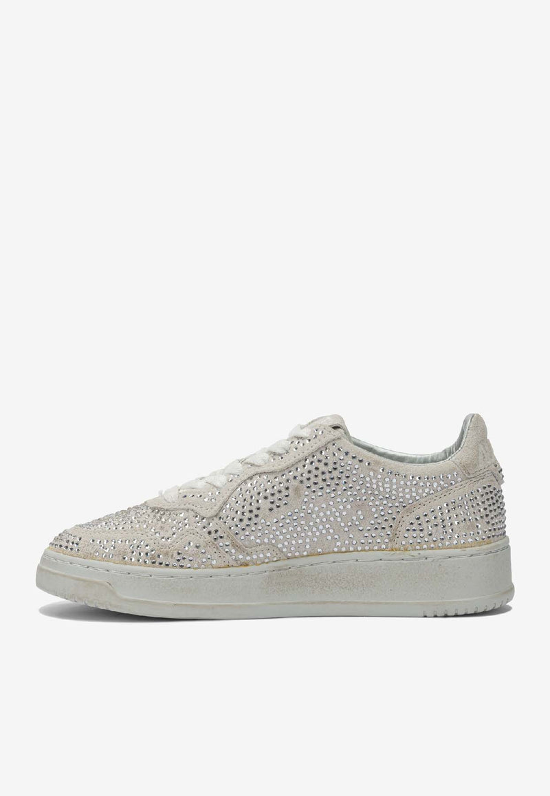 Autry Medalist Studded Low-Top Sneakers White AULWNA01_29d0ba9f-7740-44b3-9bd3-d0548022120f