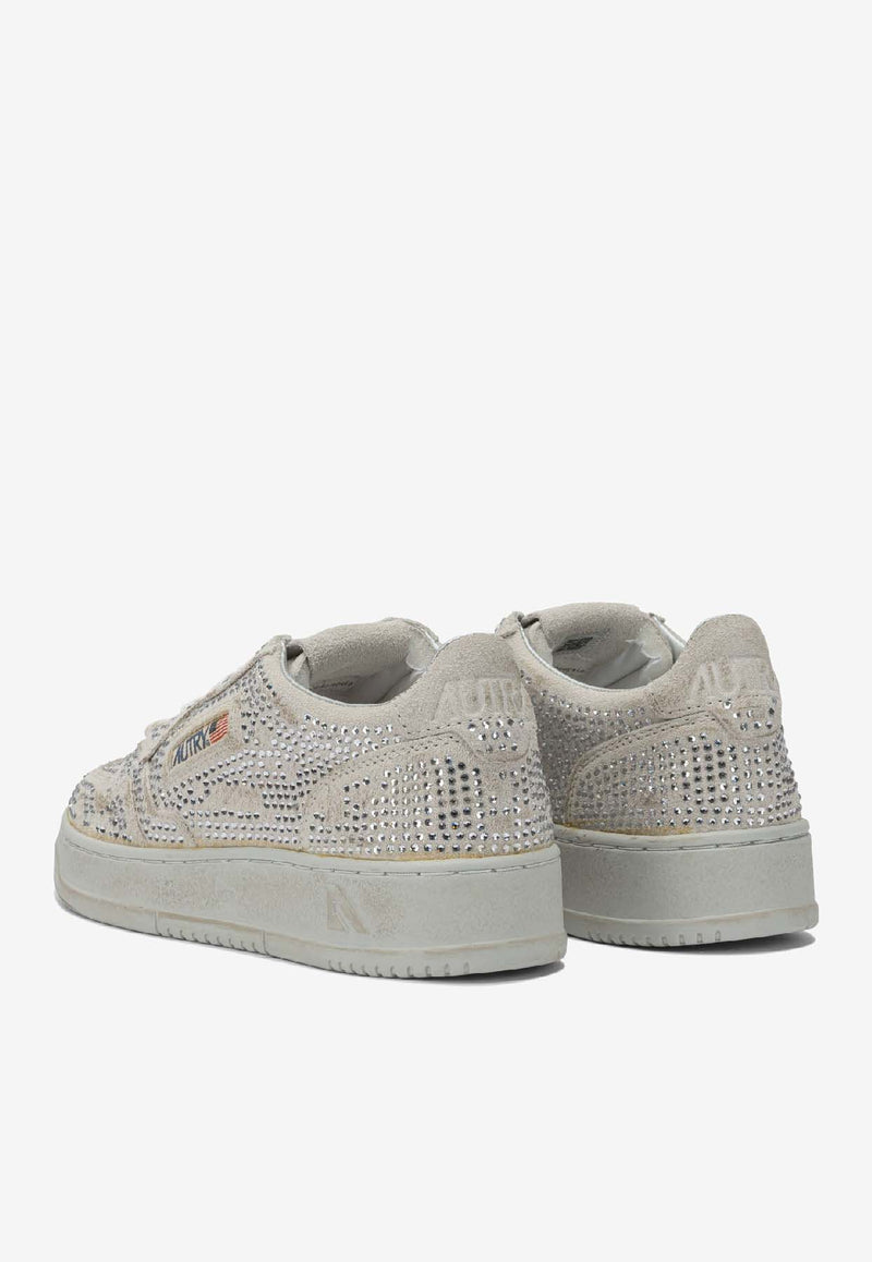 Autry Medalist Studded Low-Top Sneakers White AULWNA01_29d0ba9f-7740-44b3-9bd3-d0548022120f