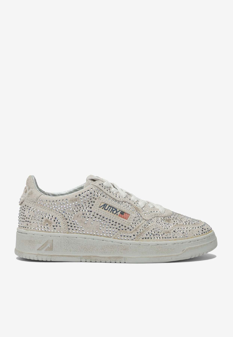 Autry Medalist Studded Low-Top Sneakers White AULWNA01_29d0ba9f-7740-44b3-9bd3-d0548022120f