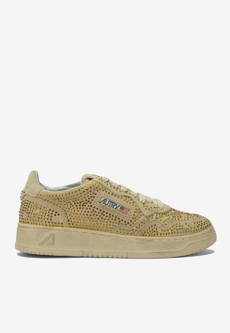 Autry Medalist Studded Low-Top Sneakers Beige AULWNA03_f540a75e-480b-4a20-b886-26f89292a3ef