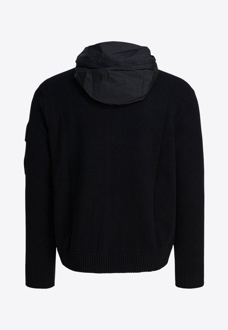 C.P. Company Metropolis Series Zipped Sweatshirt Black 19CLKN034A110427M999_5c9af98c-eada-4ef3-8ff8-c0d64dc38f14