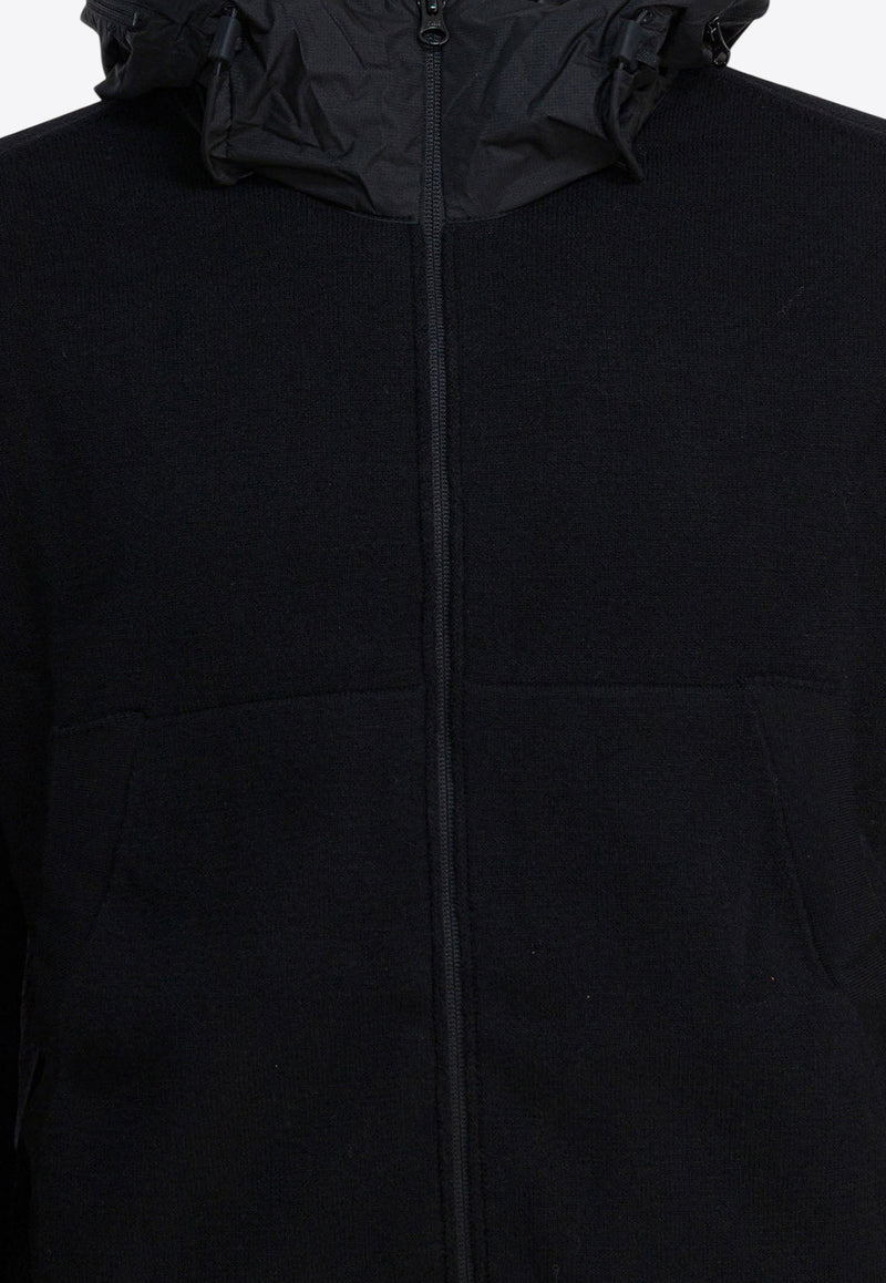 C.P. Company Metropolis Series Zipped Sweatshirt Black 19CLKN034A110427M999_5c9af98c-eada-4ef3-8ff8-c0d64dc38f14