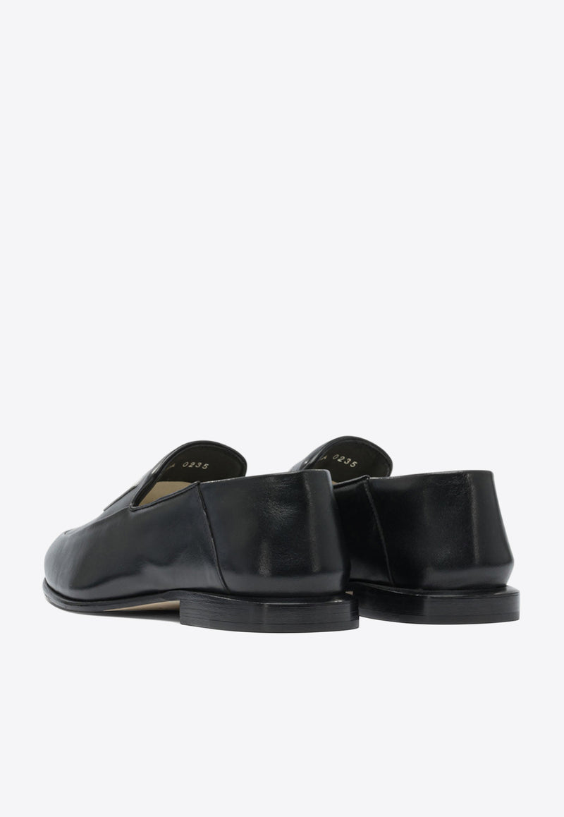 Givenchy Label Leather Loafers Black BE2028E2EM001_eeb69681-fb8b-4c1d-a25d-34e239247c3a