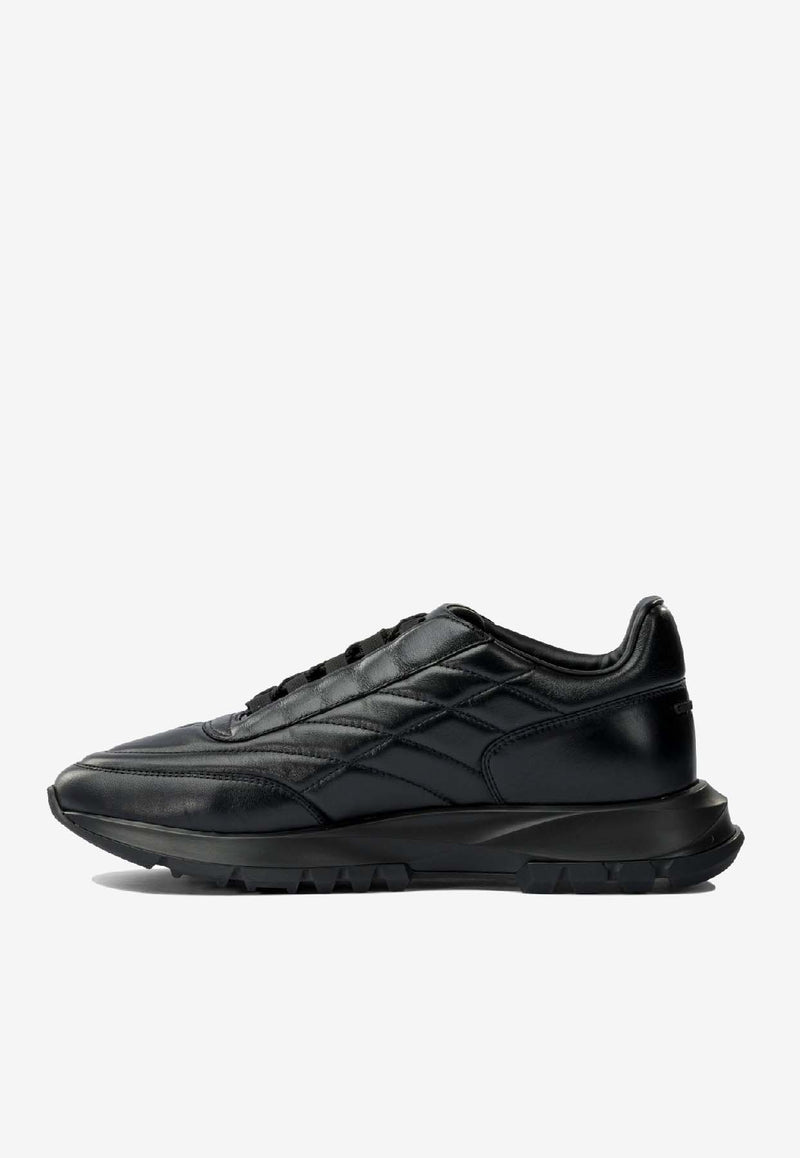 Givenchy Trainers Padded Leather Sneakers Black BH00AYH1WH001_d2ae3aae-0192-41e9-9552-94f272aec147