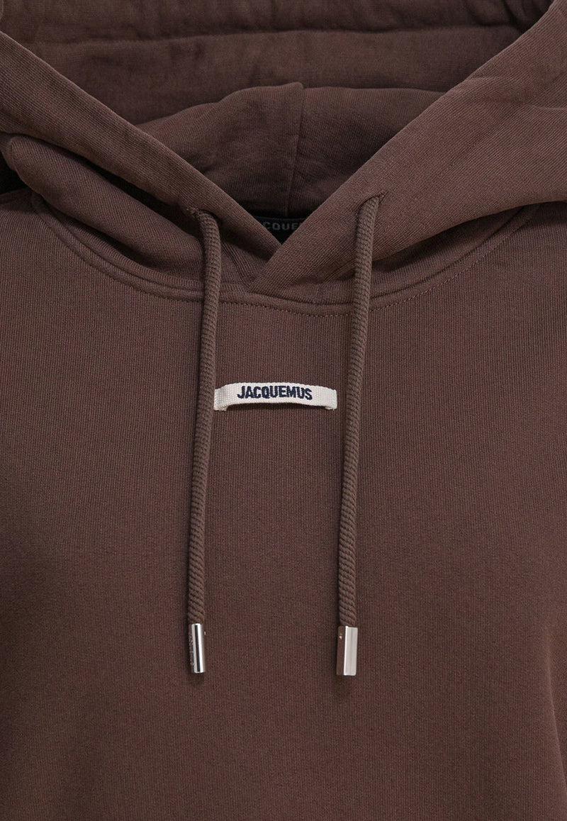 Jacquemus Gros Grain Hooded Sweatshirt Brown 24EHOW00247AJ00109880_9adb91e1-3f6d-4b45-bde7-110bf9022fbf