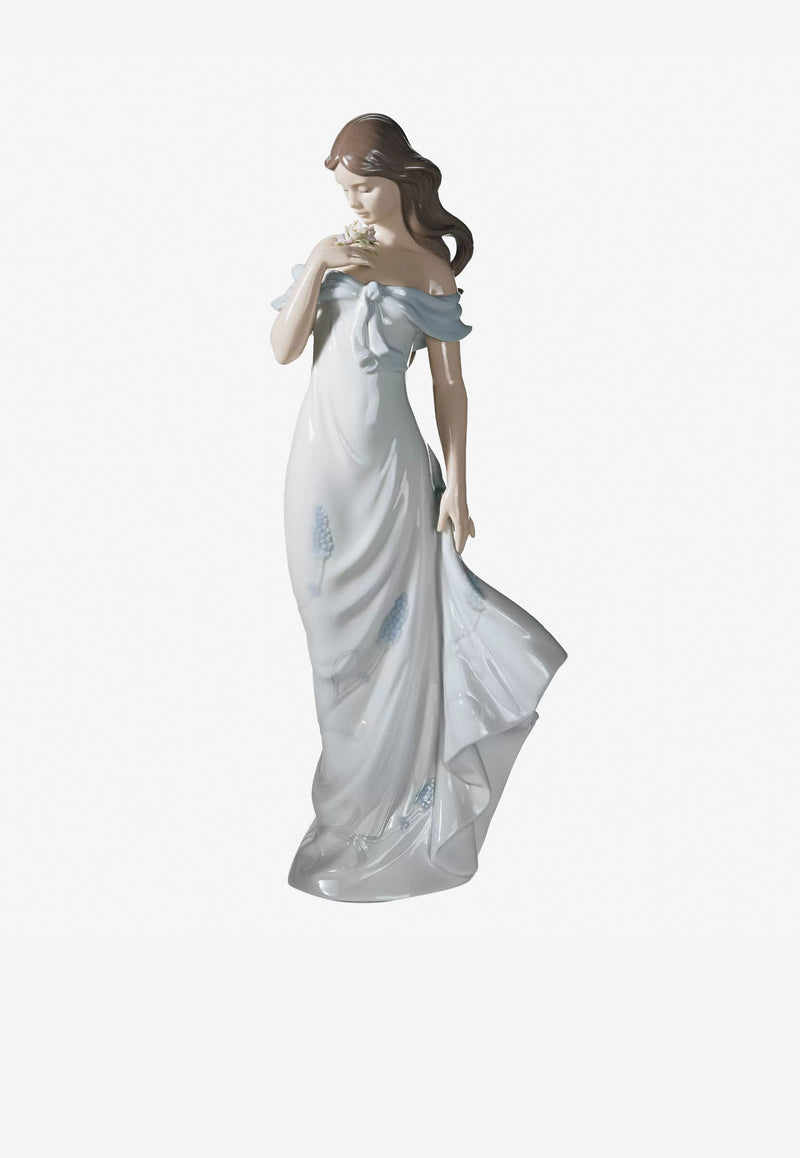 Lladró A Flower’s Whisper Woman Figurine White 1006918