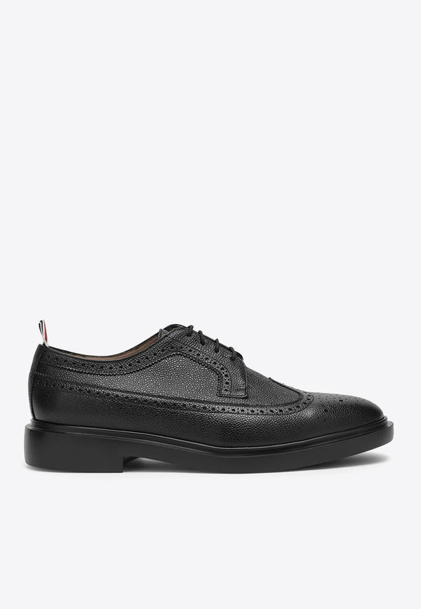 Thom Browne Longwing Brogue Shoes in Grained Leather Black MFD002H00198/M_THOMB-001
